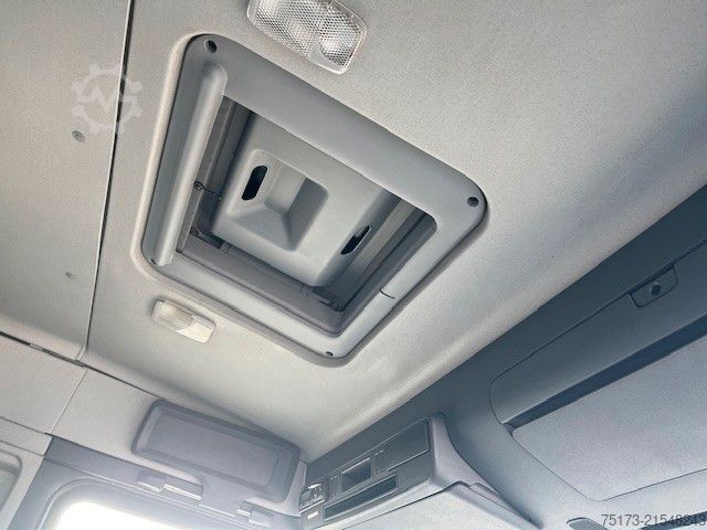 LKW mit Pritsche (offen) SCANIA P320 CB 4x4 Doka AHK Klima 9-Sitze Aut. Stdhz.