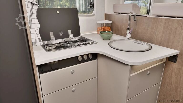Alcove camper CARADO A328 pro 140PS 5. Sitze Lithium Markise