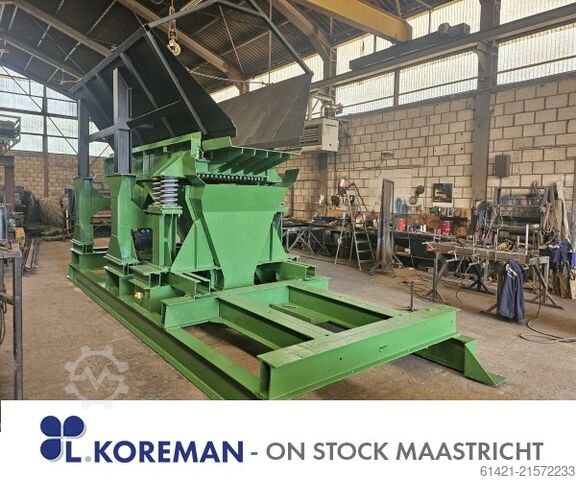 Metso Trichter mit Vibrationsrinne  Metso Hopper with Vibrating Chute