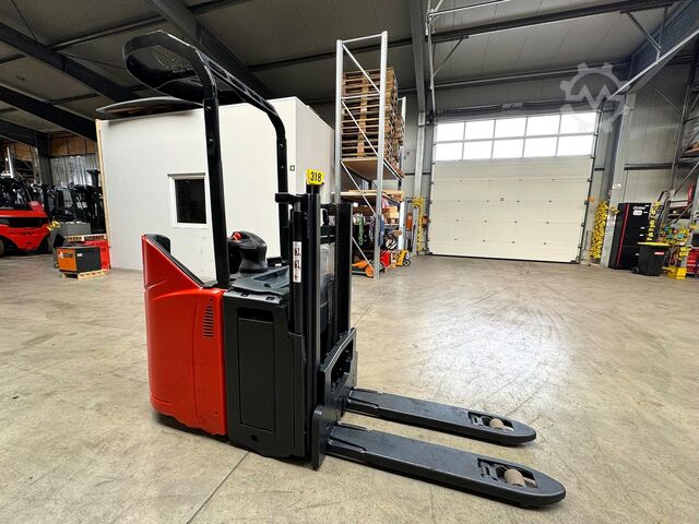 Hochhubwagen Linde D 12HPSP [ID: 318]