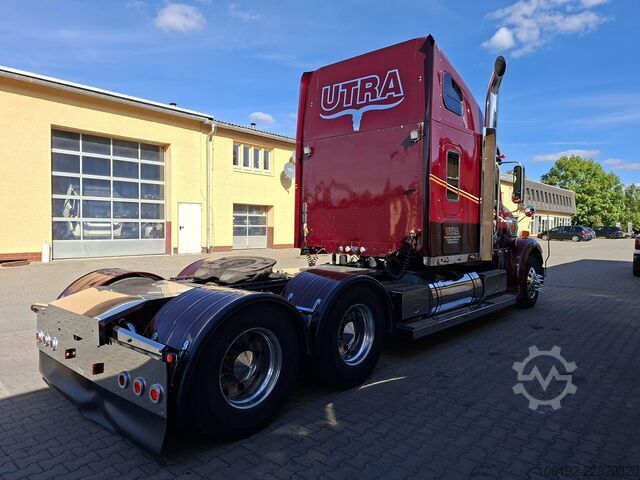 Standard tractor unit Freightliner Coronado