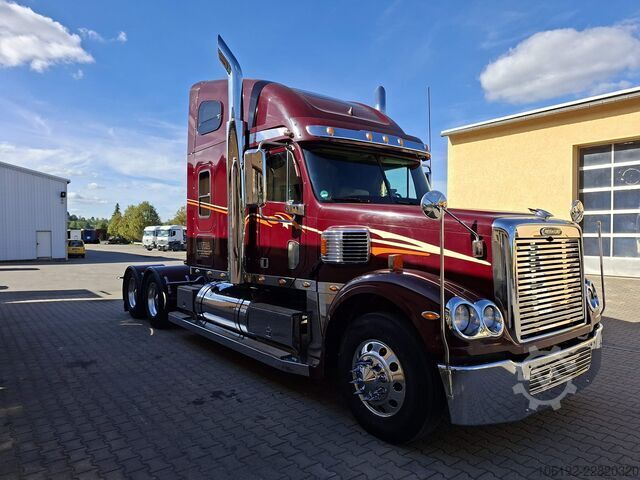 Standard tractor unit Freightliner Coronado