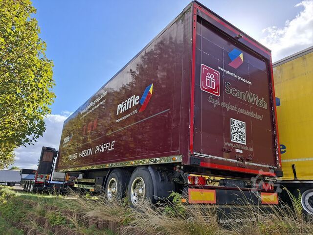 Standard tractor unit Freightliner Coronado
