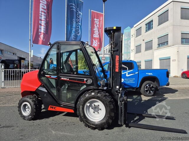 Geländestapler Manitou MC 30-4 ST3A S1