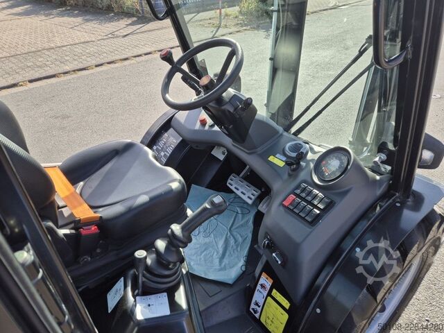 Geländestapler Manitou MC 30-4 ST3A S1