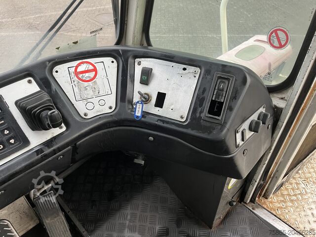 Standard-SZM Terberg YT 182 / Cummins - Allison / Hefschotel / 2007