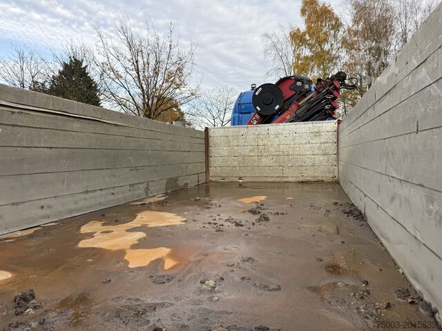 Kipper LKW Scania R580 8X4 Kipper Kran HIAB 244-5