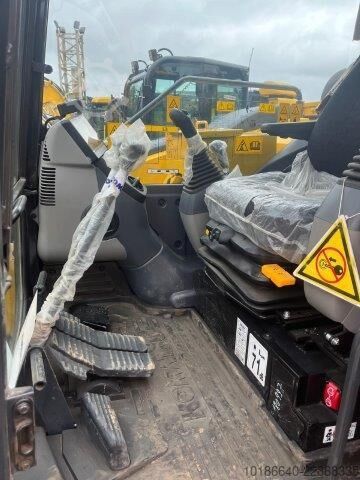 Komatsu PC88MR-11E0 Komatsu PC88MR-11E0