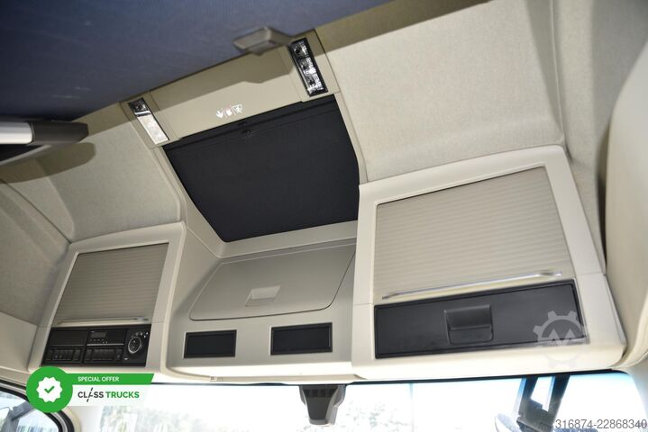 Standard tractor unit VOLVO FH 460 Globetrotter XL Varios i-Save