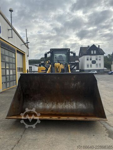 Komatsu WA320-8 Komatsu WA320-8