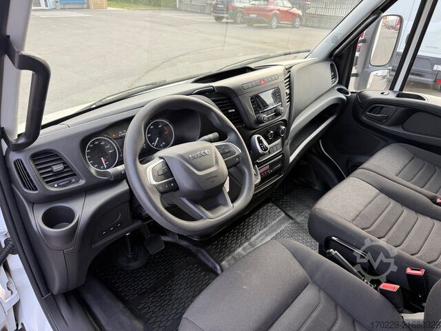 Transporter mit Koffer Iveco DAILY 72-180