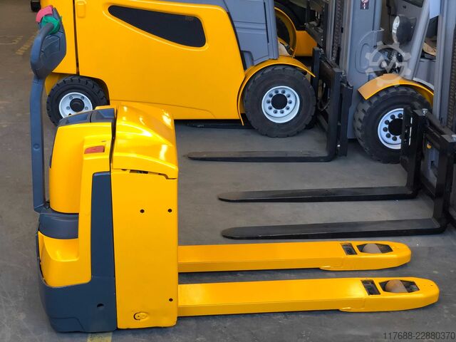 Low lift truck pedestrian Jungheinrich EJE 116 - Nur 2552 Std. Service Neu - Batterie 90%
