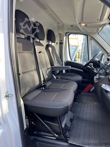 Refrigerated box wagon Opel Movano Kühlkasten Xarios 300