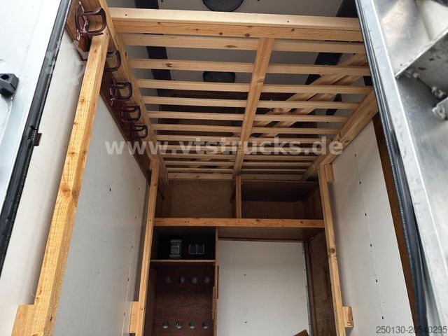 Cattle truck MERCEDES-BENZ 817 4x2 4Pferdetransporter