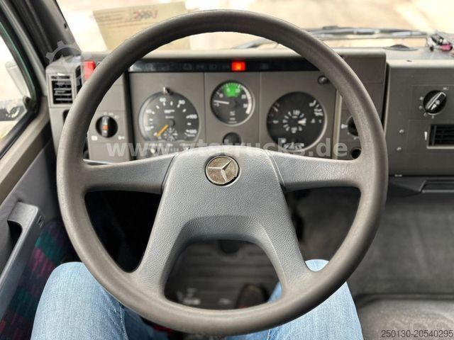 Cattle truck MERCEDES-BENZ 817 4x2 4Pferdetransporter