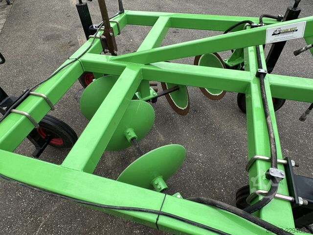 Tordisc Combi West Mechanisatie. disc harvester for onions and red beets  Tordisc