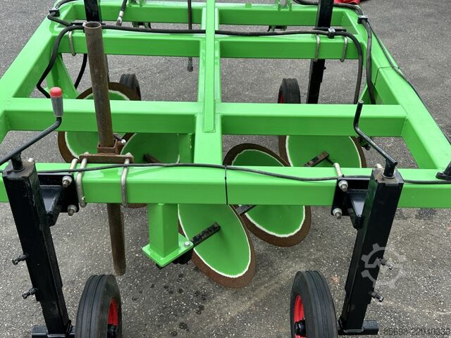 Tordisc Combi West Mechanisatie. disc harvester for onions and red beets  Tordisc
