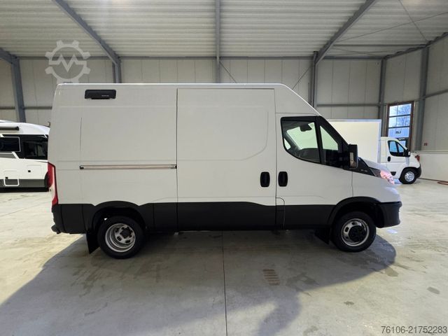 High top van IVECO Daily 50C18 Kastenwagen *Navi*Ahk**