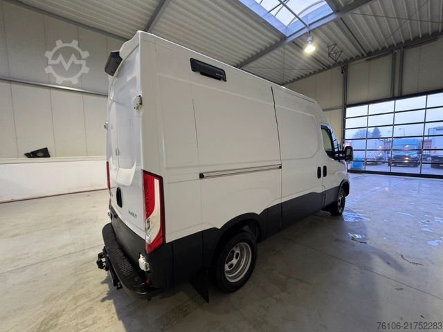 High top van IVECO Daily 50C18 Kastenwagen *Navi*Ahk**