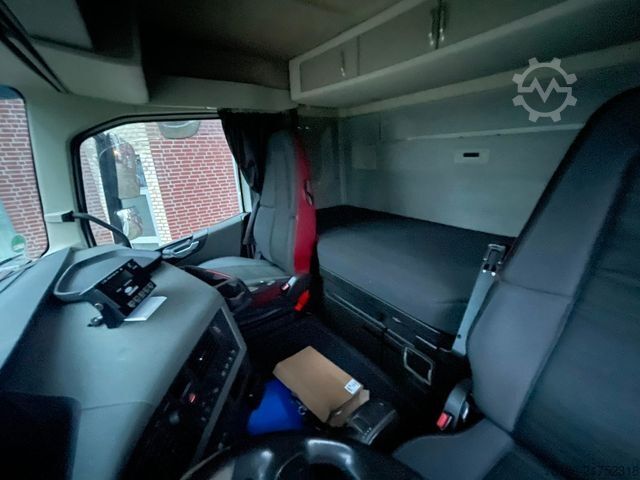 Refrigerated truck VOLVO FH 460 Tiefkühlkoffer*2 Stück *