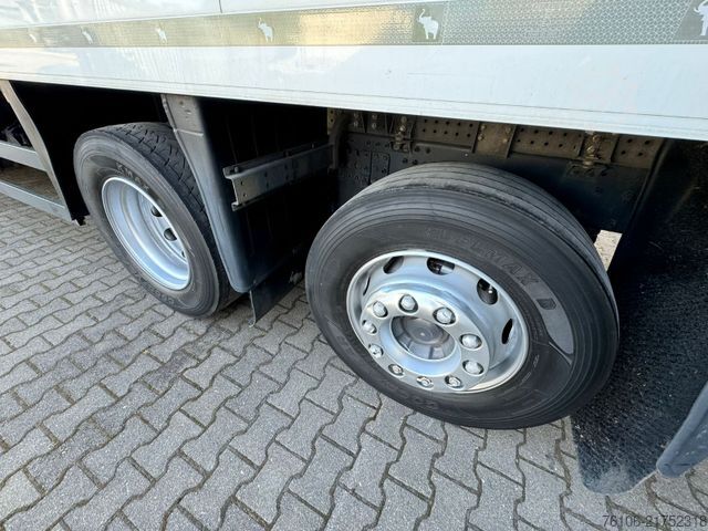 Refrigerated truck VOLVO FH 460 Tiefkühlkoffer*2 Stück *