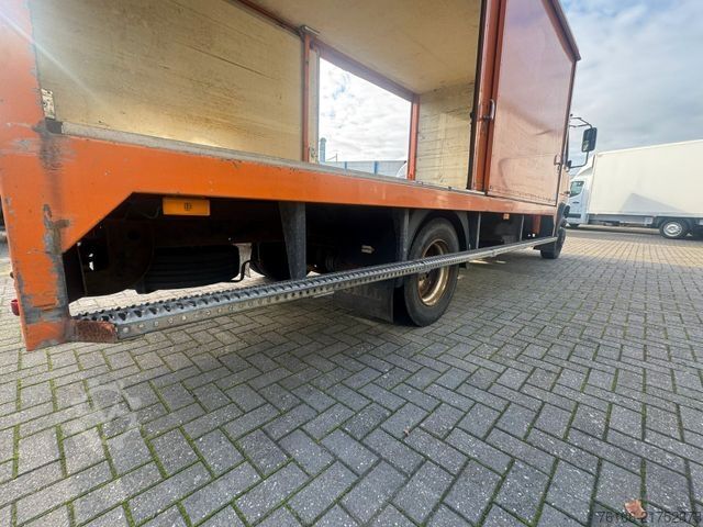 Box truck MERCEDES-BENZ 816 D VARIO Koffer *Ahk*