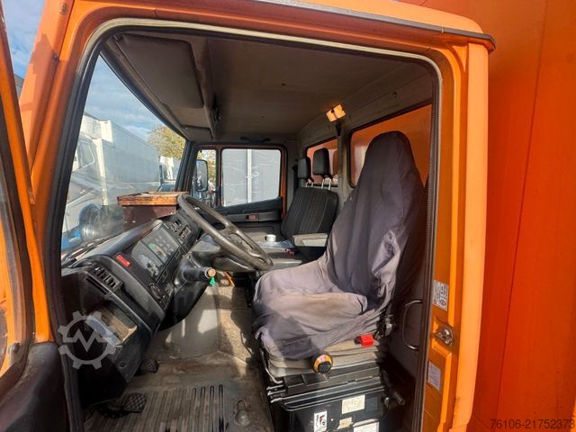 Box truck MERCEDES-BENZ 816 D VARIO Koffer *Ahk*