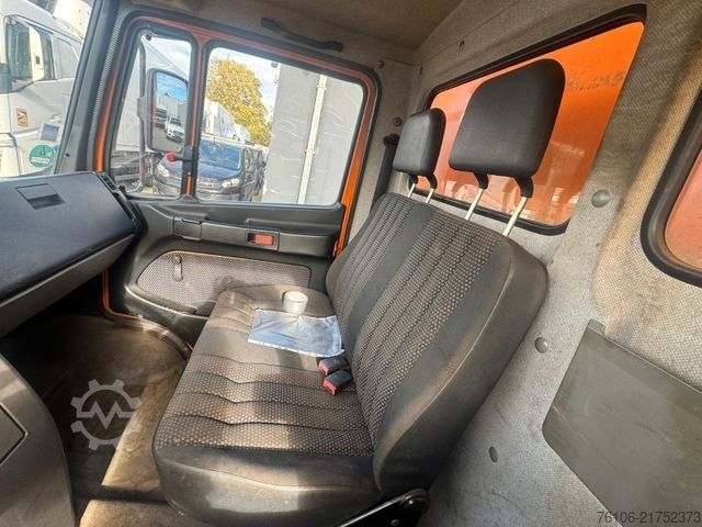 Box truck MERCEDES-BENZ 816 D VARIO Koffer *Ahk*