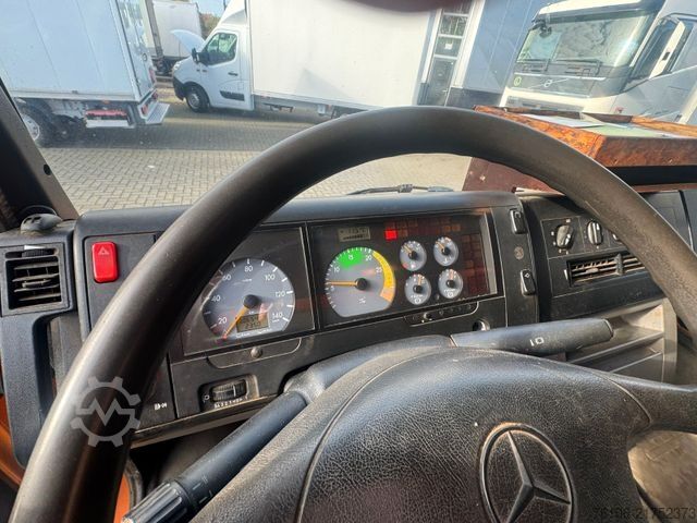 Box truck MERCEDES-BENZ 816 D VARIO Koffer *Ahk*