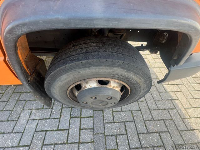 Box truck MERCEDES-BENZ 816 D VARIO Koffer *Ahk*