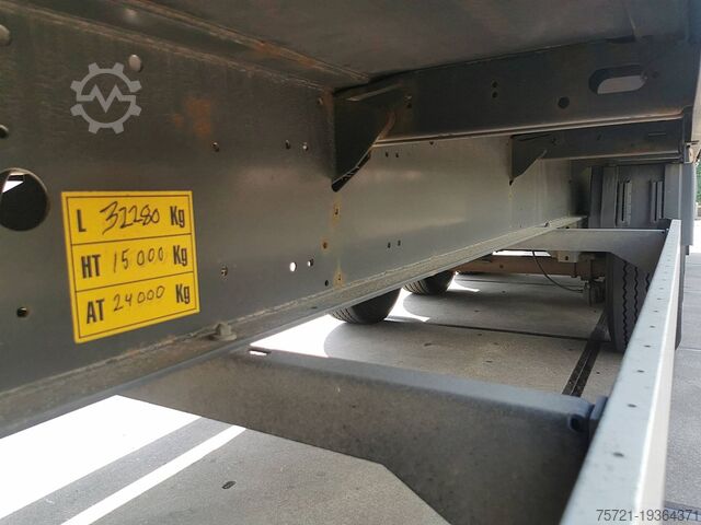 Schiebeplanen KRONE SDP 02 BÄR 2 TONS TAILLIFT