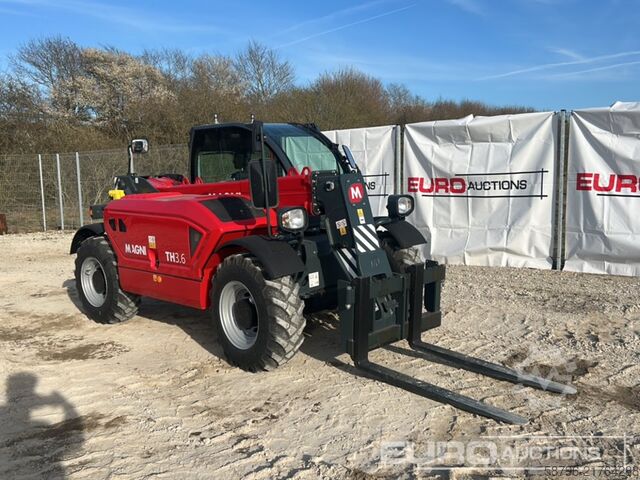 Telescopic loader MAGNI TH 3.6