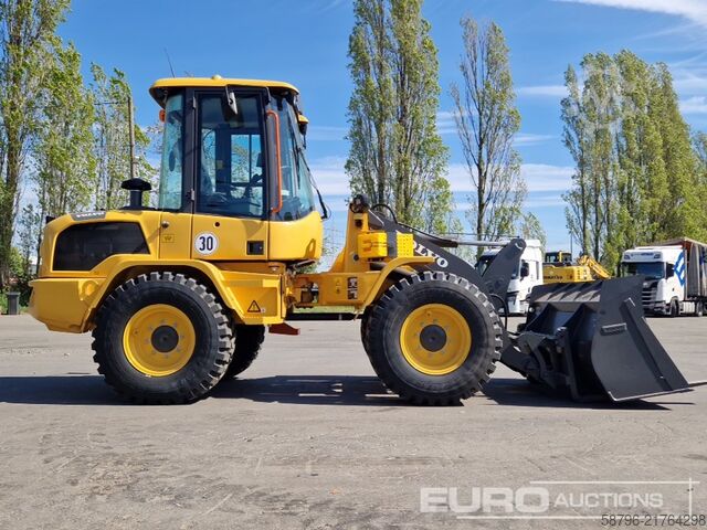 Wheel loader Volvo L30HS