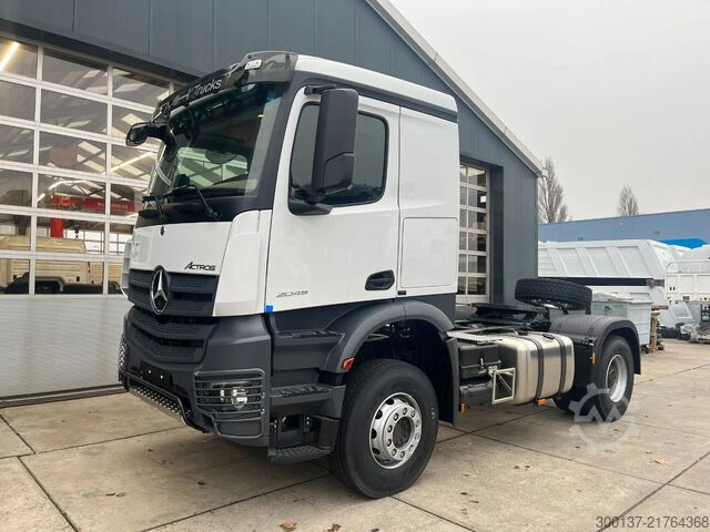 Standard-SZM Mercedes-Benz Actros 2045 S 4x2 Tractor Head