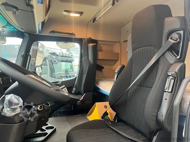 Standard-SZM Mercedes-Benz Actros 2045 S 4x2 Tractor Head