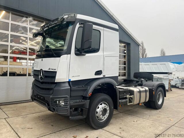 Standard-SZM Mercedes-Benz Actros 2045 S 4x2 Tractor Head