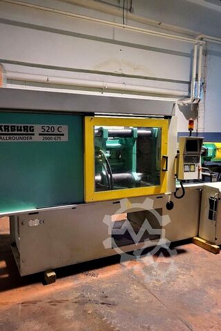 Injection molding machine ARBURG 520C-200-675