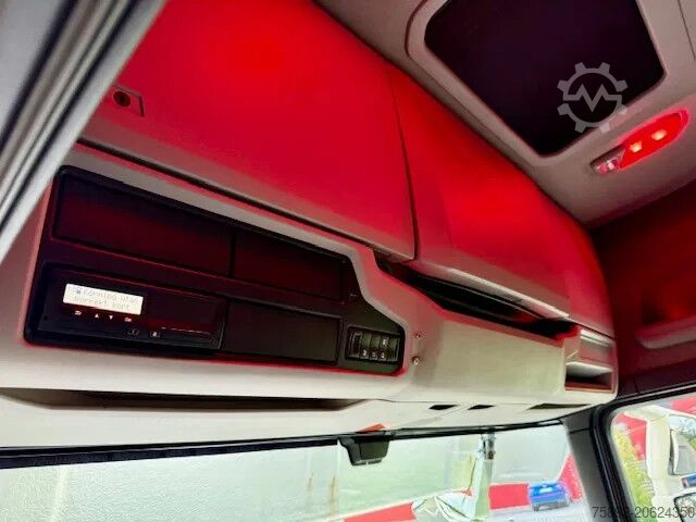 Timber transporter Scania R650 V8 6x4/Retarder/Kran Loglift S96/Eu6