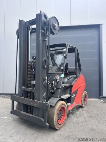 Electric 4-wheel forklift Linde E60-01