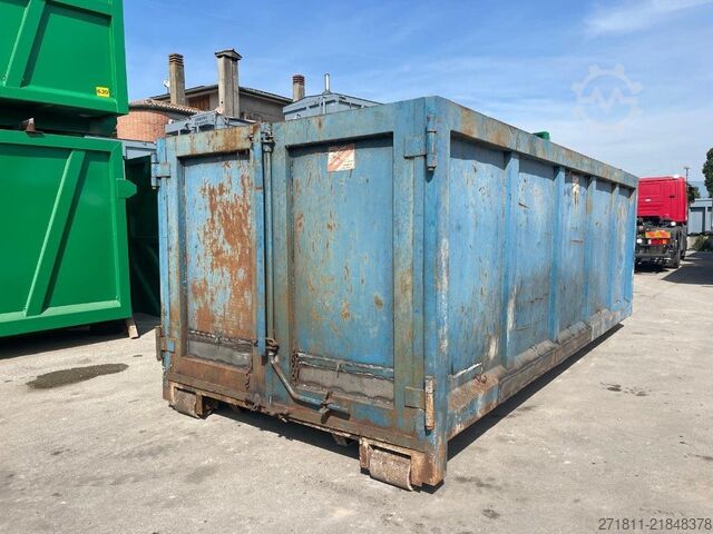 Roll-off container  CONTAINER SCARRABILE USATO A CIELO APERTO