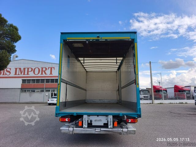Box truck RENAULT 12.210 D EURO 6