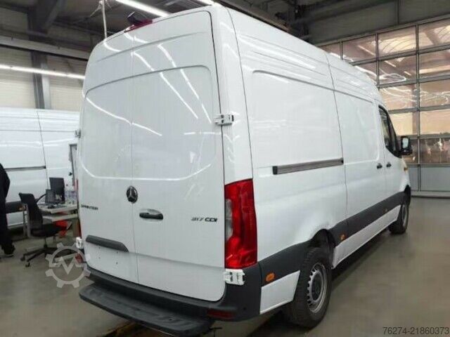 High top van Mercedes-Benz Sprinter 317 CDI Hochdach L2H2 Pro