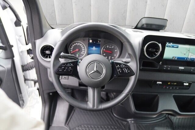 High top van Mercedes-Benz Sprinter 317 CDI Hochdach L2H2 Pro