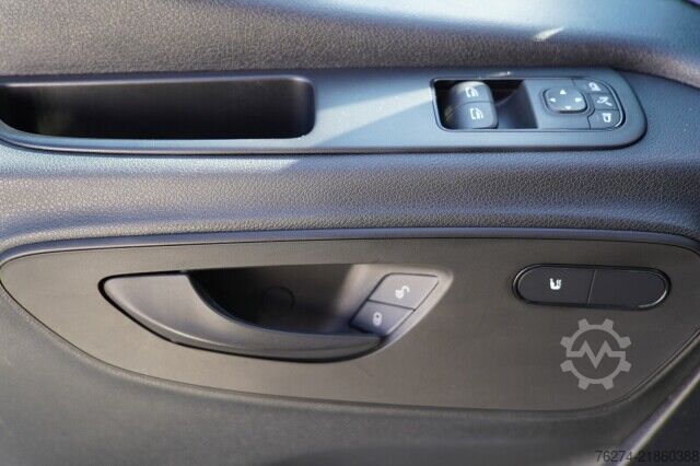 High top van Mercedes-Benz Sprinter 317 CDI Hochdach L2H2 Automatik NAVI