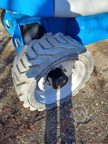 Articulating boom Niftylift HR 28 Hybrid 4x4