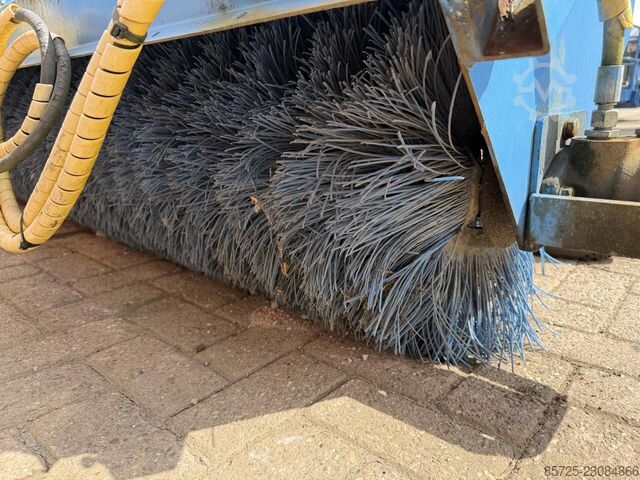Sweeper brush  