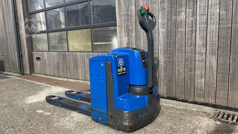 Manual pallet jack Jungheinrich EJE 220