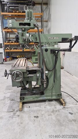 Konventionelle Fräsmaschine tos fnk 25a