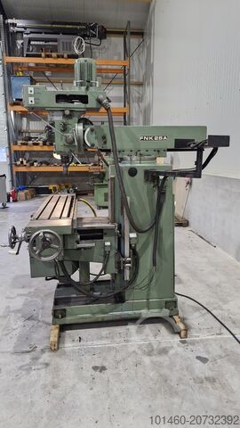 Konventionelle Fräsmaschine tos fnk 25a