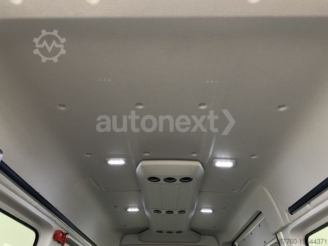 Minibus VOLKSWAGEN Crafter 35 *ROLLSTUHL-LIFT* 9-SITZE (8815)